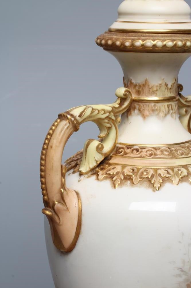 A ROYAL WORCESTER CHINA VASE AND COVER Image