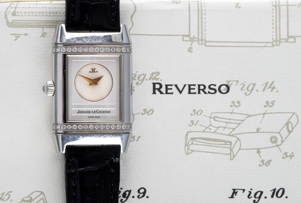 A LADY'S JAEGER-LECOULTRE DIAMOND REVERSO WRISTWATCH Image
