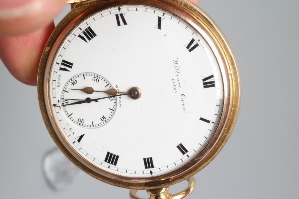 AN 18CT GOLD TOP WIND HALF HUNTER POCKET WATCH Image