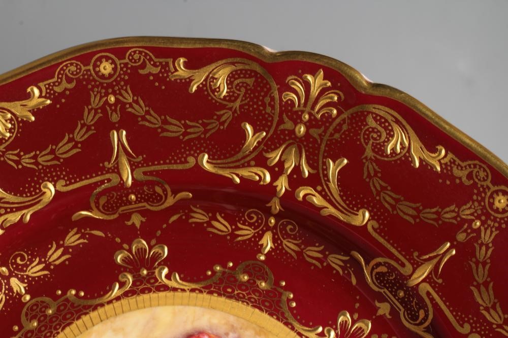 A ROYAL WORCESTER CHINA CABINET PLATE Image