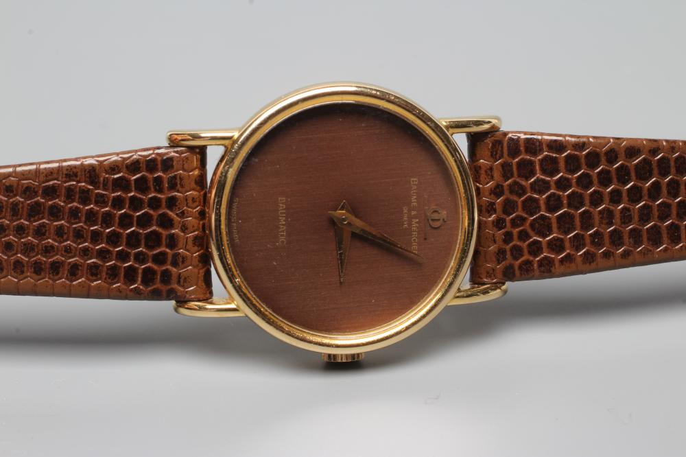 A LADY'S 18CT GOLD BAUME & MERCIER WRISTWATCH Image