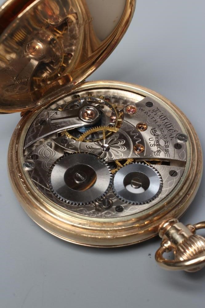 A 9CT GOLD TOP WIND HUNTER POCKET WATCH Image