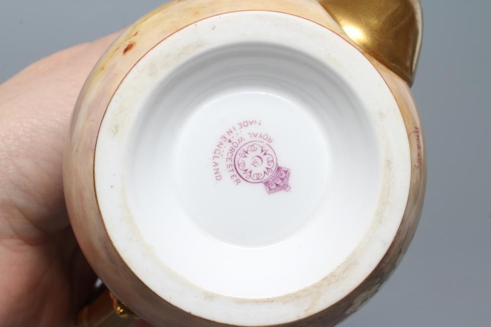 A ROYAL WORCESTER CHINA CABINET COFFEE POT AND COVER Image