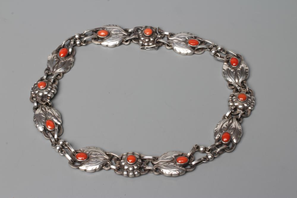 A GEORG JENSEN SILVER NECKLACE Image