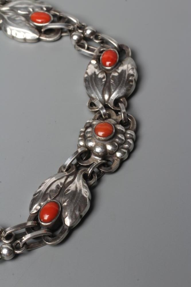 A GEORG JENSEN SILVER NECKLACE Image