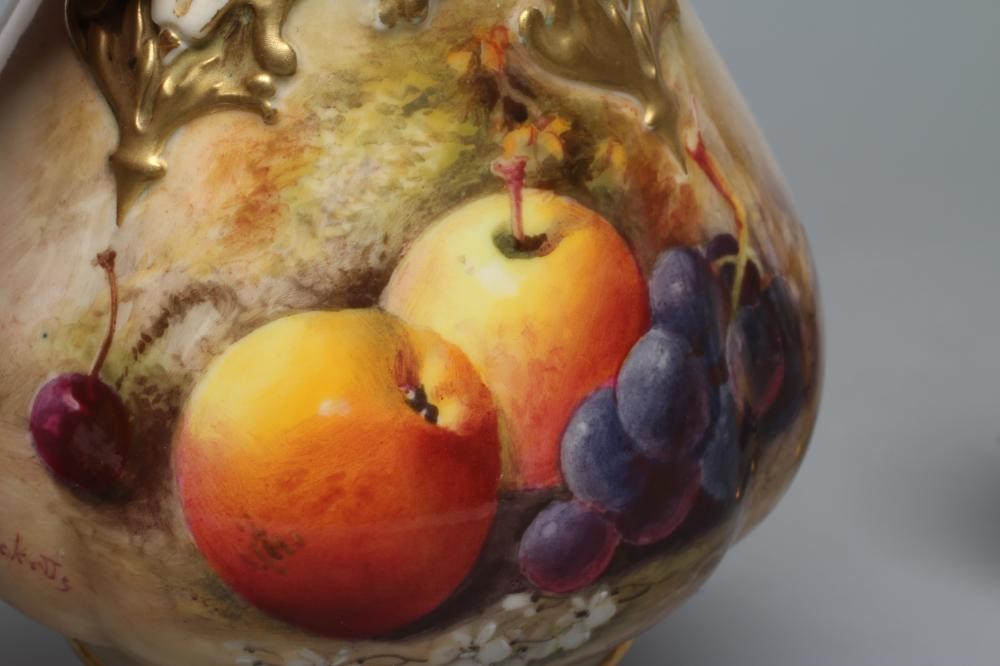 A ROYAL WORCESTER CHINA SMALL VASE Image