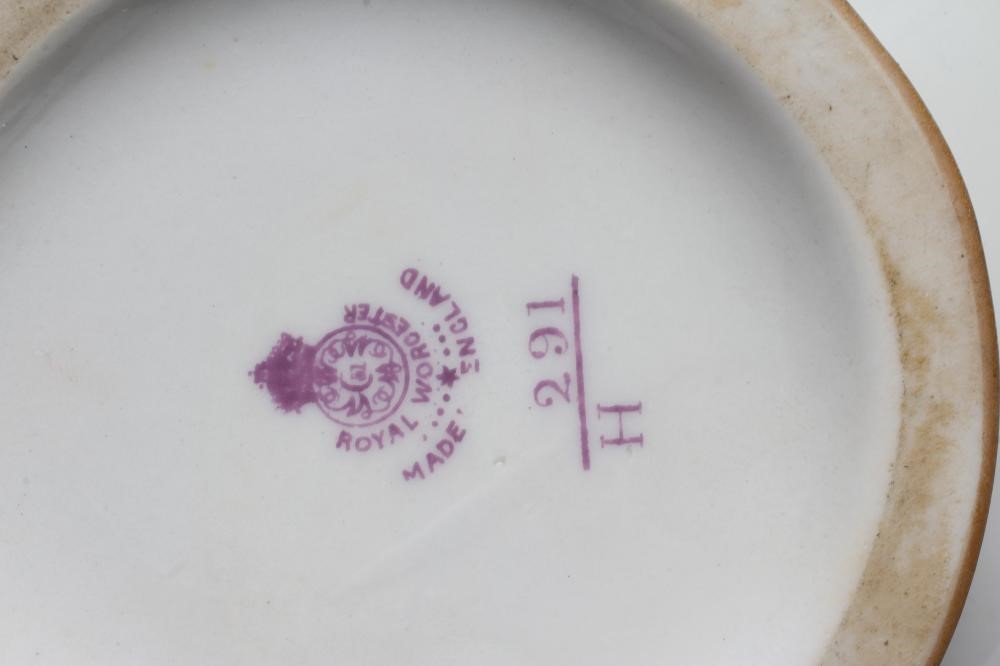 A ROYAL WORCESTER CHINA SMALL VASE Image