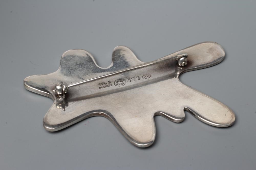 A GEORG JENSEN SILVER AND BROWN ENAMEL AMOEBA BROOCH designed by Henning Kopper and numbered 371, Image