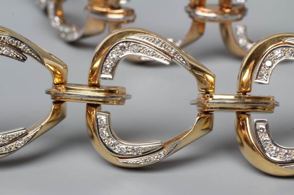 A DIAMOND SUITE comprising necklace Image