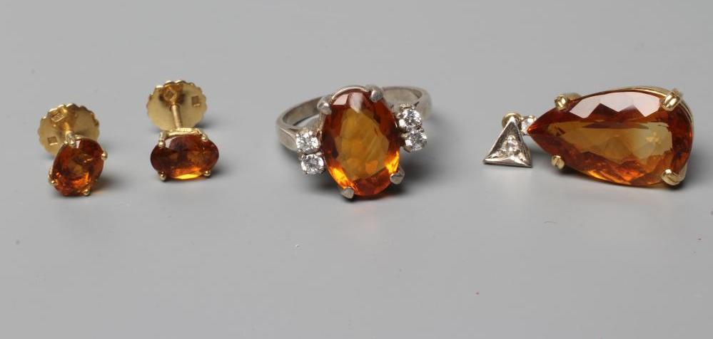 A TOURMALINE PENDANT Image