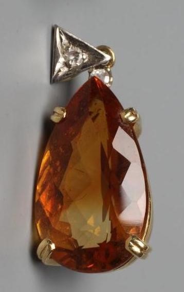 A TOURMALINE PENDANT Image