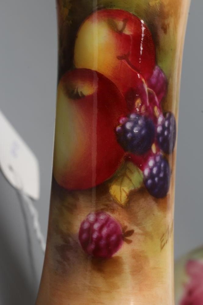 A ROYAL WORCESTER CHINA SMALL VASE Image