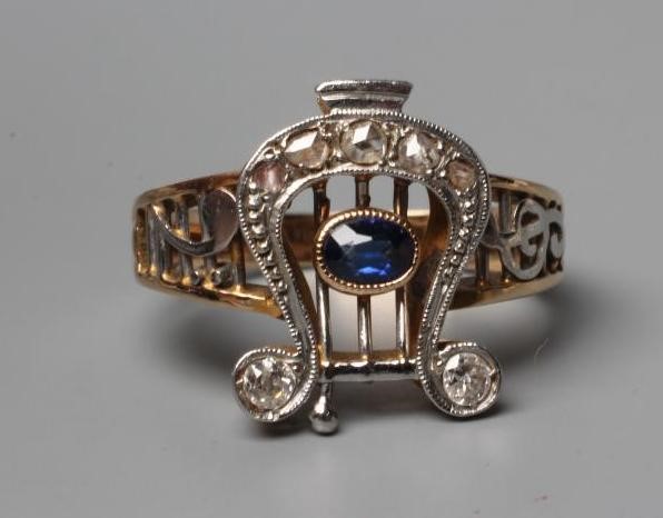 AN EDWARDIAN SAPPHIRE AND DIAMOND RING Image