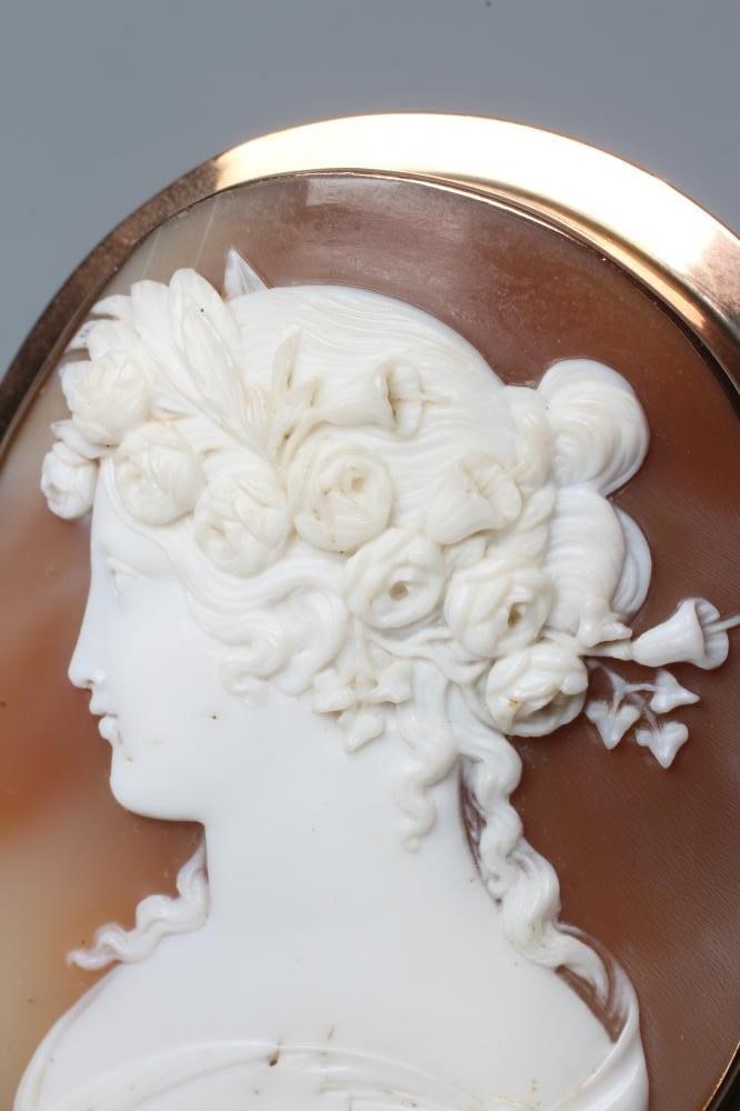 A VICTORIAN SHELL CAMEO of oval form Image