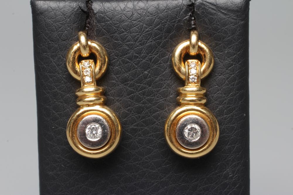 A PAIR OF DIAMOND DROP EARRINGS Image