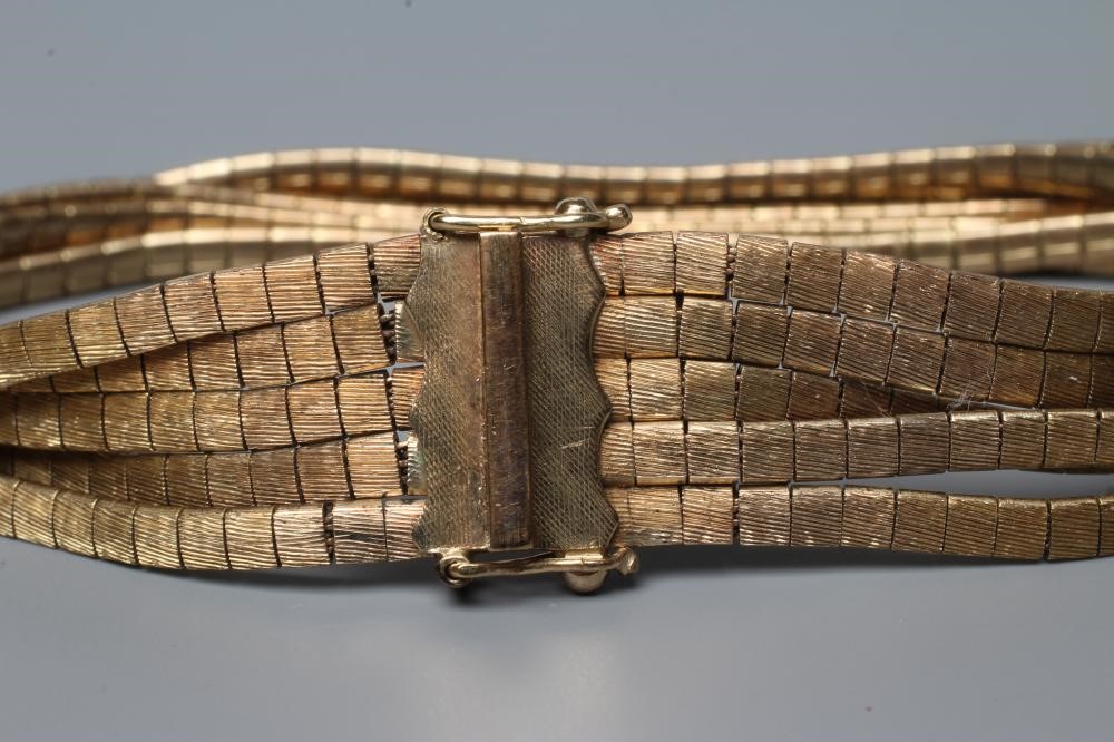 A MATT EFFECT FIVE STRAND SQUARE LINK BRACELET with slide fastener, stamped 333, 28g (Illustrated) Image