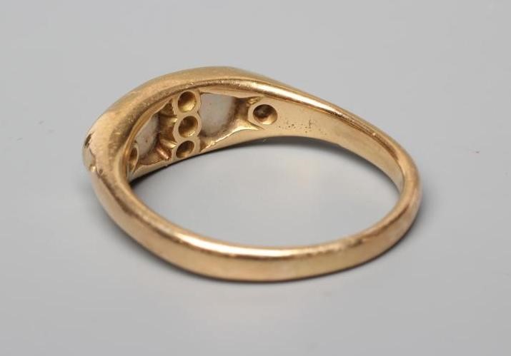 AN EDWARDIAN OPAL AND DIAMOND RING Image