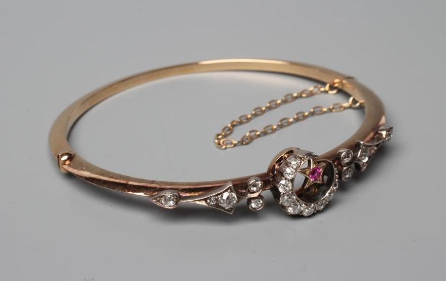 A VICTORIAN STIFF HINGED BANGLE Image