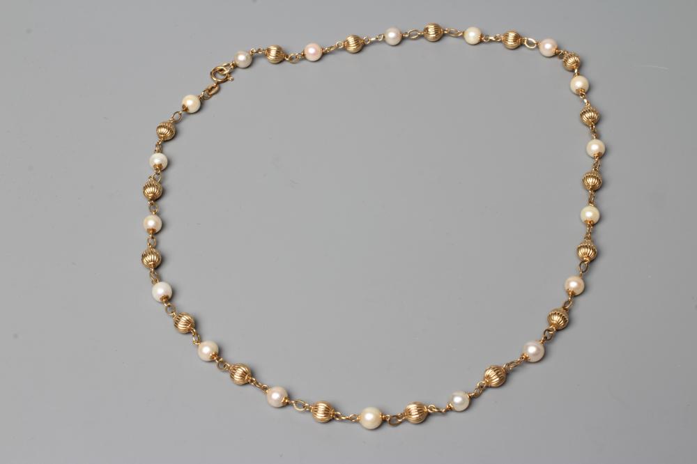 AN 18CT GOLD BEAD AND CULTURED PEARL NECKLACE Image