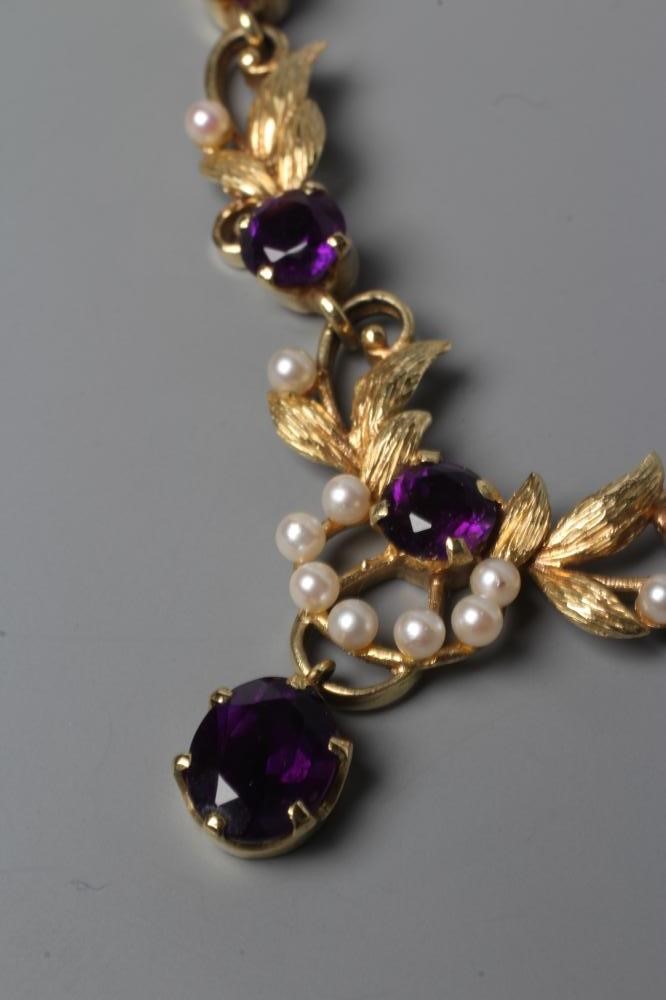 AN AMETHYST NECKLACE Image