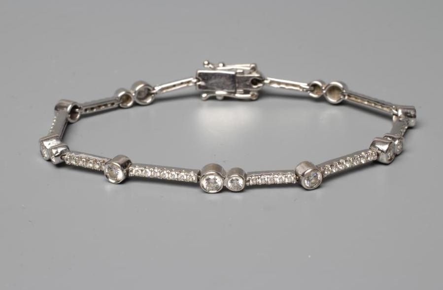 A DIAMOND BRACELET Image