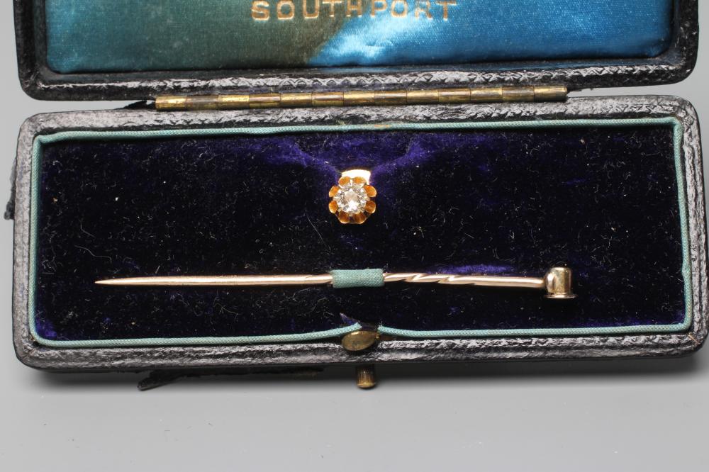 A VICTORIAN DIAMOND STICK PIN/STUD Image