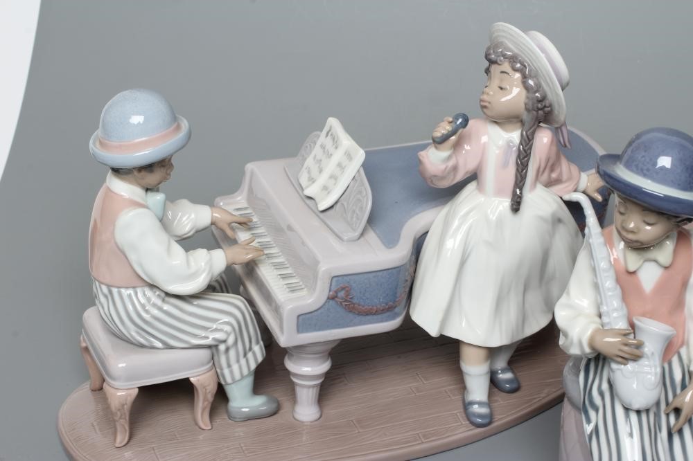 A LLADRO PORCELAIN SIX PIECE JAZZ BAND Image