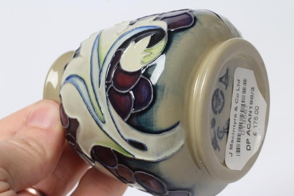 A MOORCROFT POTTERY SMALL VASE Image