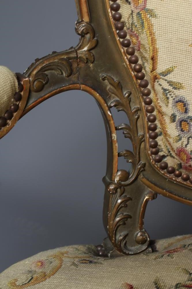 A LOUIS XV STYLE CARVED AND PAINTED CANAPE Image