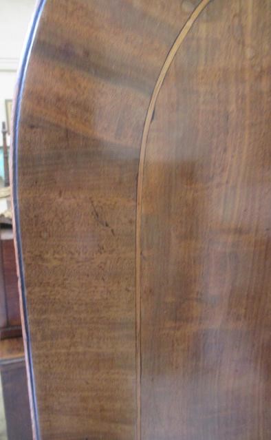 A REGENCY MAHOGANY BREAKFAST TABLE Image