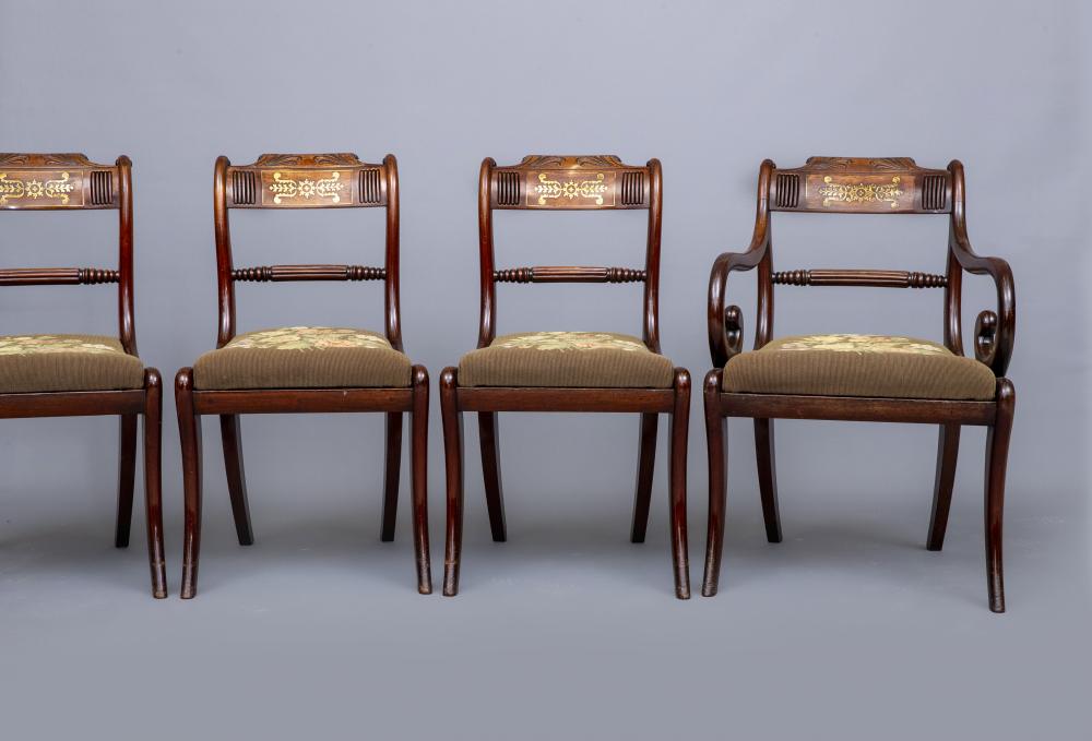 A SET OF EIGHT (6+2) REGENCY ROSEWOOD DINING CHAIRS Image