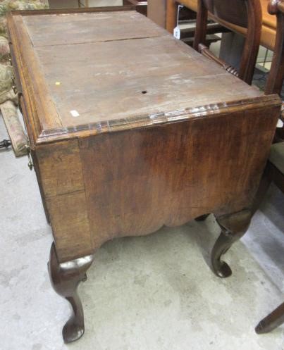 A GEORGIAN WALNUT CHEST ON STAND Image