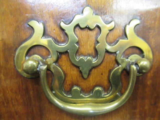 A GEORGIAN WALNUT CHEST ON STAND Image