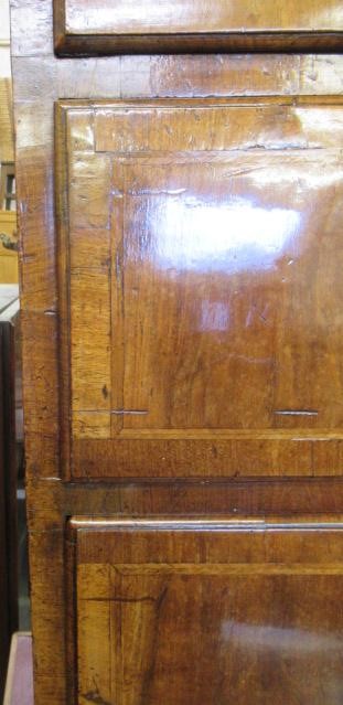 A GEORGIAN WALNUT CHEST ON STAND Image