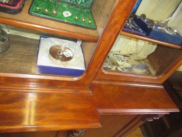 A VICTORIAN MAHOGANY BREAKFRONT LIBRARY BOOKCASE Image