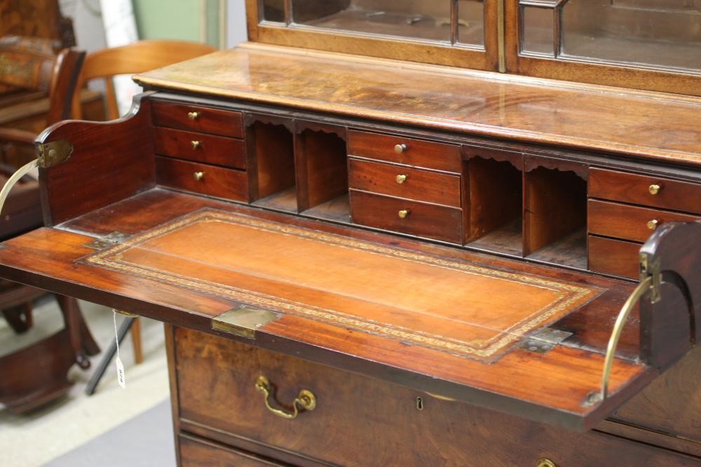 A GEORGIAN MAHOGANY SECRETAIRE BOOKCASE Image