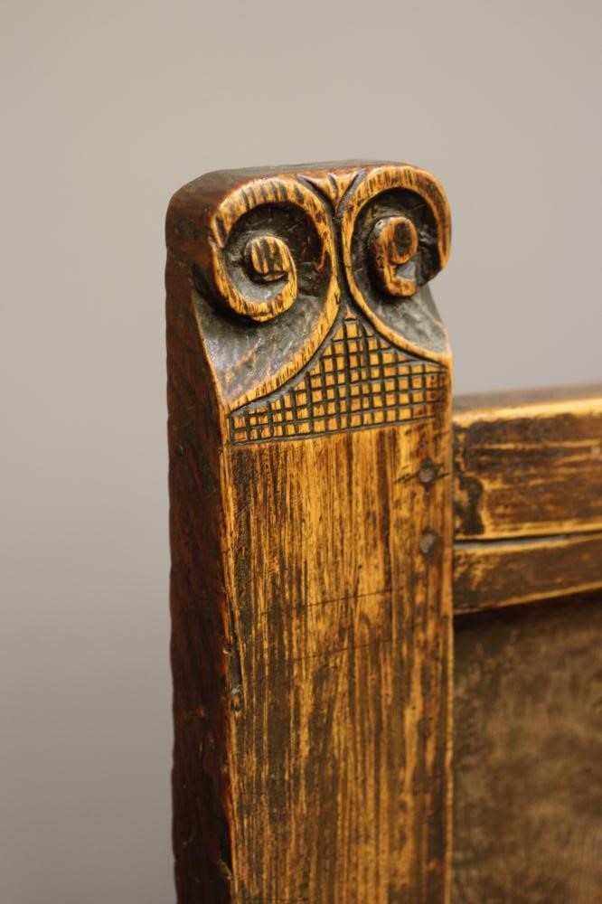 A GEORGIAN OAK BOX SETTLE Image