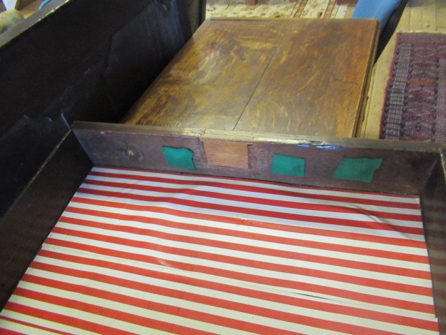 A GEORGIAN OAK AND MAHOGANY BANDED ENCLOSED DRESSER Image