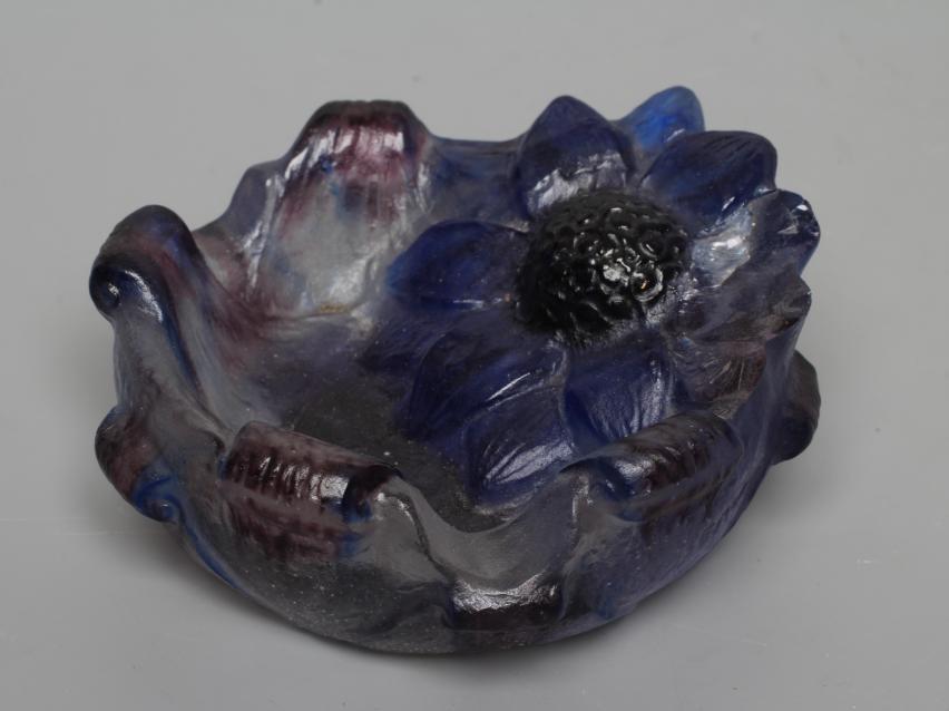 A GABRIEL ARGY-ROUSSEAU PATE-DE-VERRE GLASS ASHTRAY, 1930's, moulded as a flowerhead in amethyst and Image