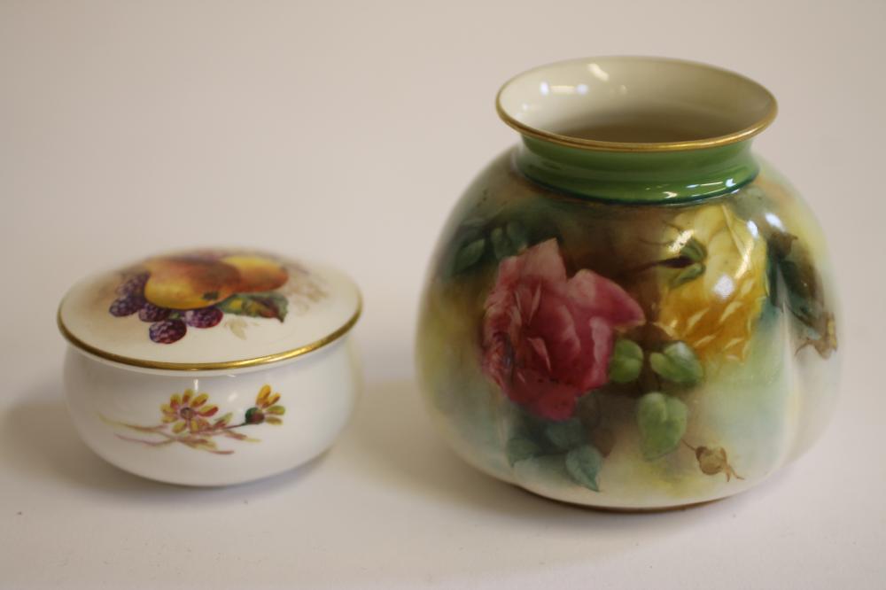 A ROYAL WORCESTER CHINA DRESSING TABLE BOX AND COVER Image