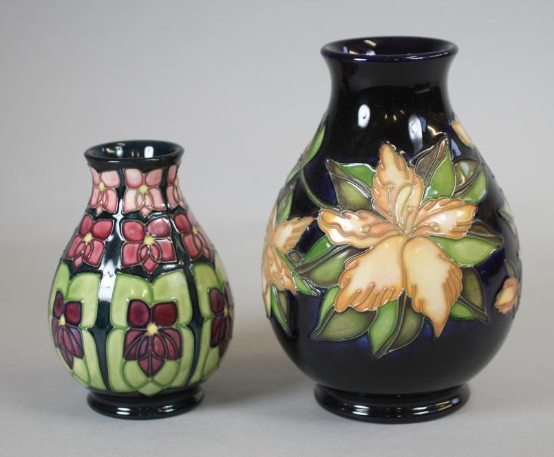 A MOORCROFT POTTERY VASE Image