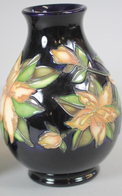 A MOORCROFT POTTERY VASE Image