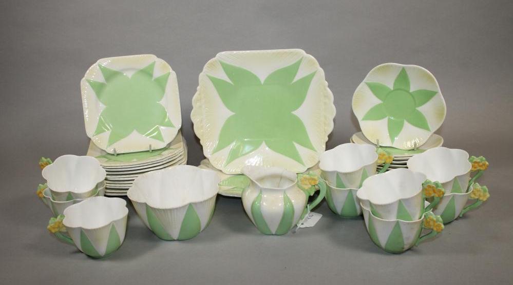 AN ART DECO SHELLEY CHINA "DAINTY" PART TEA SERVICE with green highlighted stiff leaf panels and Image