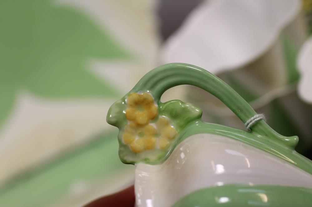 AN ART DECO SHELLEY CHINA "DAINTY" PART TEA SERVICE with green highlighted stiff leaf panels and Image