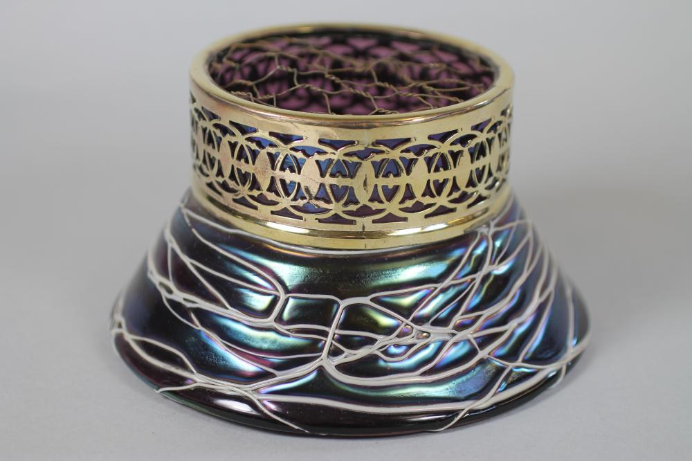 A LOETZ STYLE IRIDESCENT GLASS FLOWER HOLDER Image