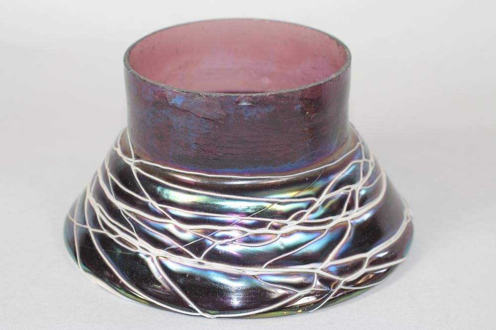 A LOETZ STYLE IRIDESCENT GLASS FLOWER HOLDER Image