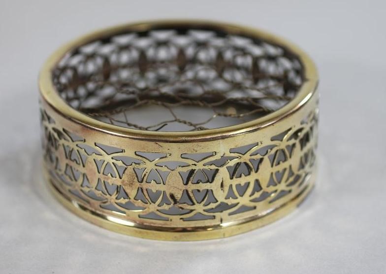 A LOETZ STYLE IRIDESCENT GLASS FLOWER HOLDER Image