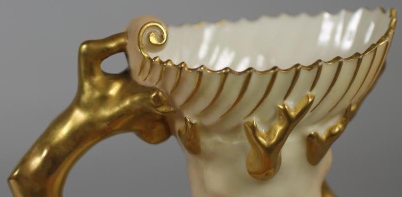 A ROYAL WORCESTER CHINA JUG Image