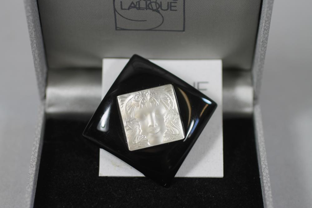 "MASQUE DE FEMME" - a Lalique glass brooch Image