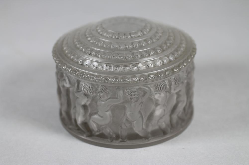 A LALIQUE FROSTED GLASS BOX AND COVER Image